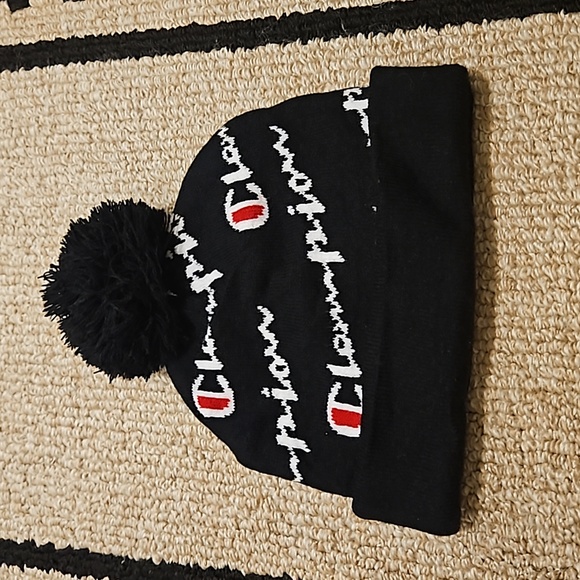 Champion Bennie - Picture 3 of 3